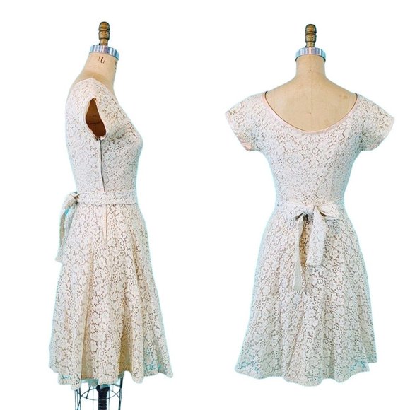 Vintage 1950s Cream Lace Dress Scoop Neck Cocktail Fit N Flare | W 25" - Picture 6 of 8